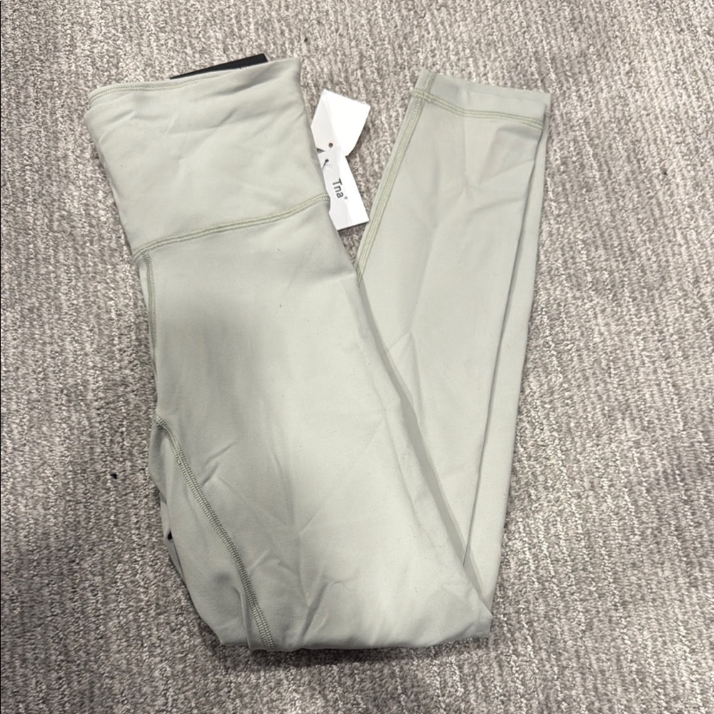 Aritzia TnaLIFE Green High-Waisted Leggings